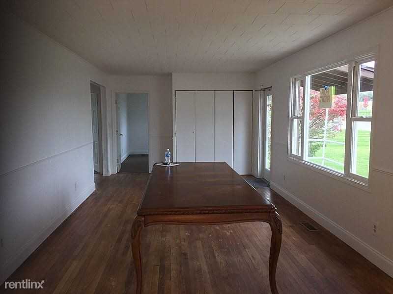 15557 Millard Road - Photo 3 of 10