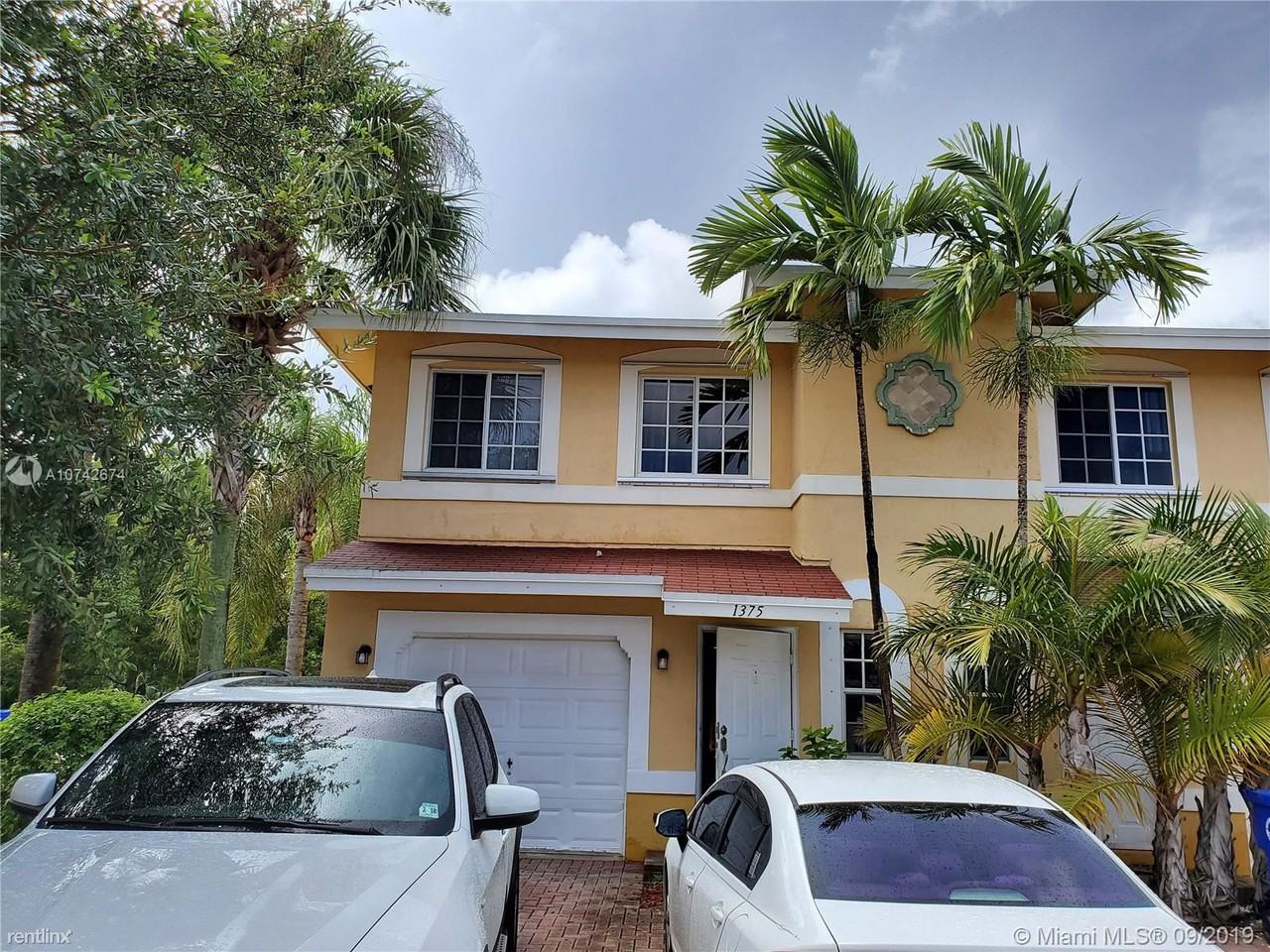 1375 Avon Ln - Photo 2 of 3