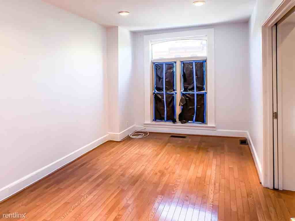 126 N Milton Ave 1 - Photo 3 of 22