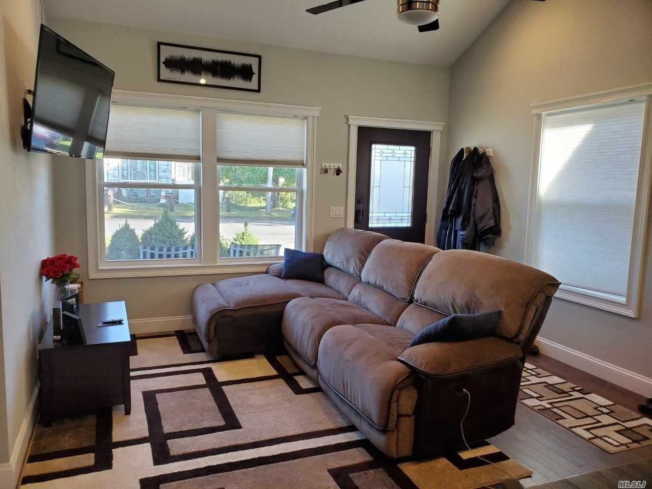 445 48th Street - Photo 2 of 9