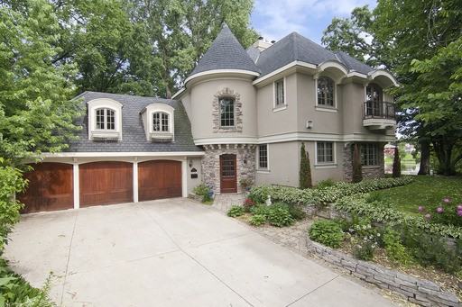 2325 Parklands Rd - Photo 2 of 23