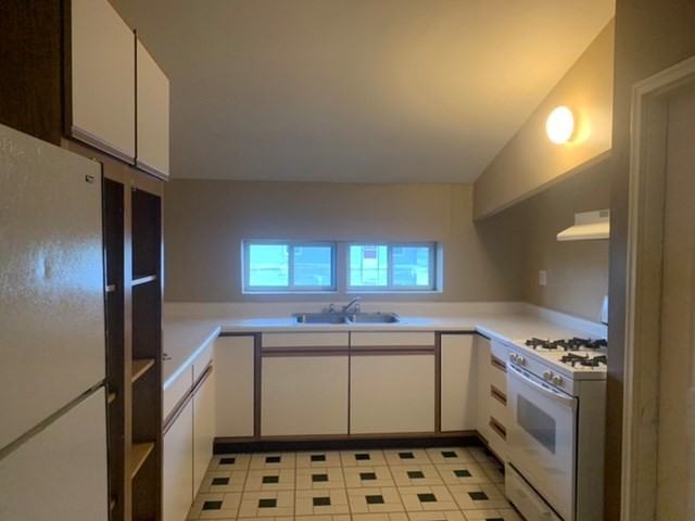 833 W Church St 1 - Photo 3 of 8