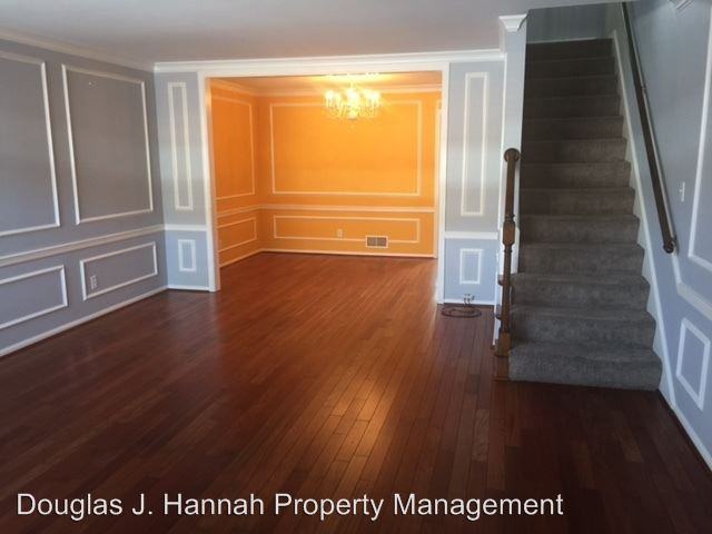 8365 Somerset Drive - Photo 2 of 16