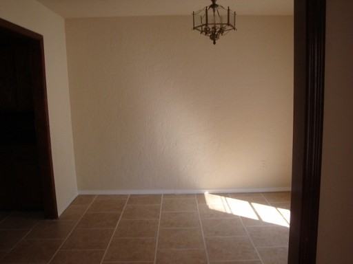 1618 NW Taft Ave - Photo 2 of 7