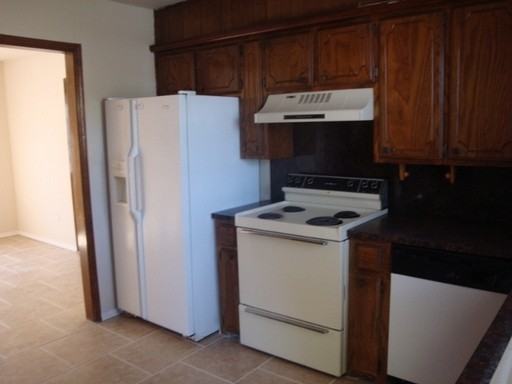 1618 NW Taft Ave - Photo 3 of 7