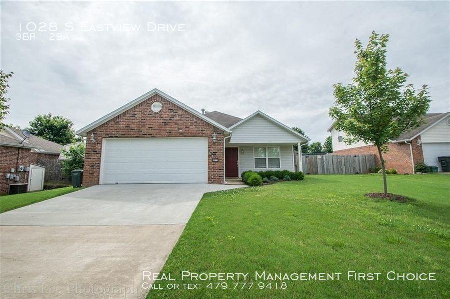 1028 S Eastview Drive - Photo 2 of 19