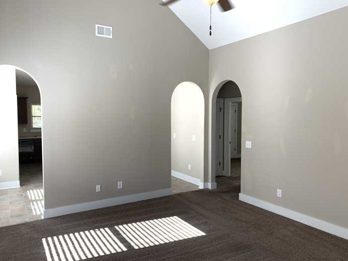 915 Maple Trace - Photo 2 of 20