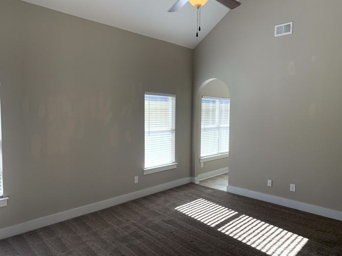 915 Maple Trace - Photo 3 of 20