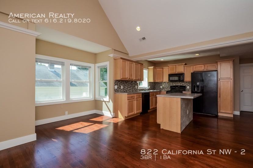 822 California St Nw #2 - Photo 2 of 15