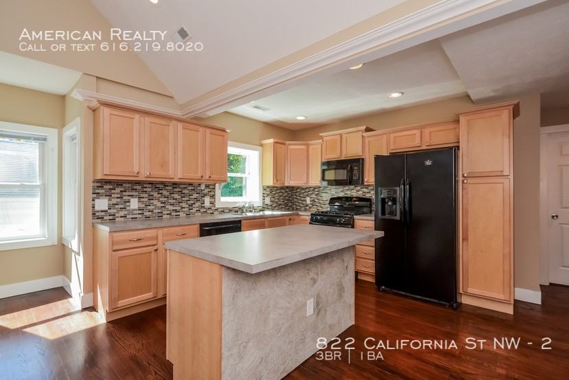 822 California St Nw #2 - Photo 3 of 15