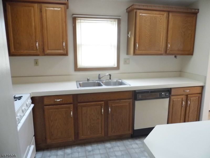 1815 Greenwood Lake Tpke - Photo 3 of 20