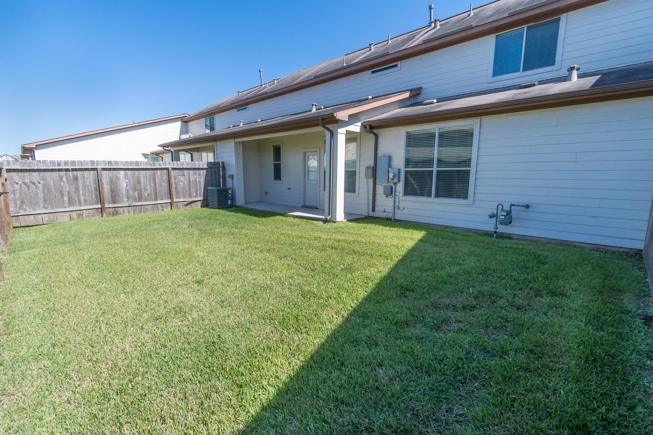 9711 Tura Dr - Photo 3 of 11