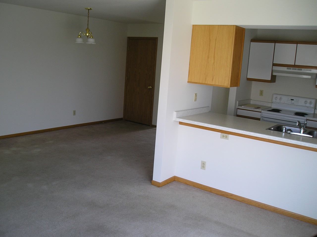 627-629 Shah Ave - Photo 3 of 12