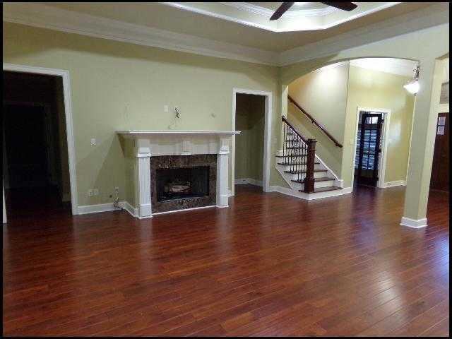 111 Chelle Ln - Photo 2 of 9