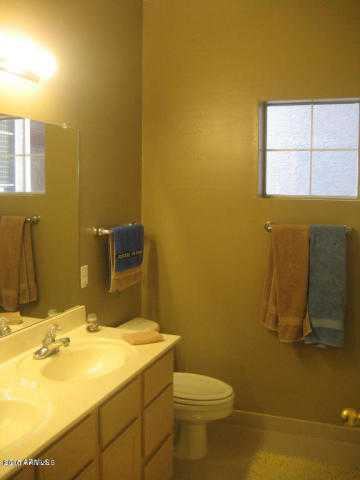 825 W Laredo Ave - Photo 3 of 13