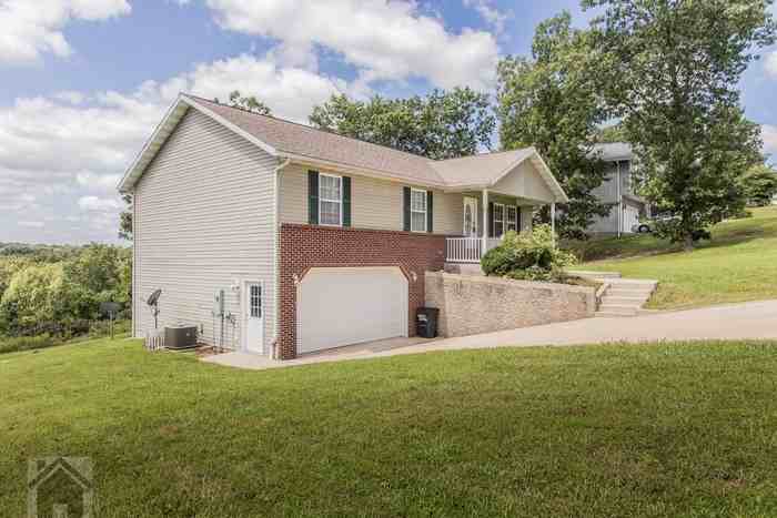 20244 Hyatt Lane - Photo 2 of 45