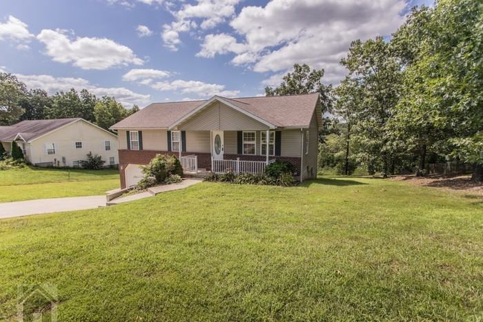 20244 Hyatt Lane - Photo 3 of 45