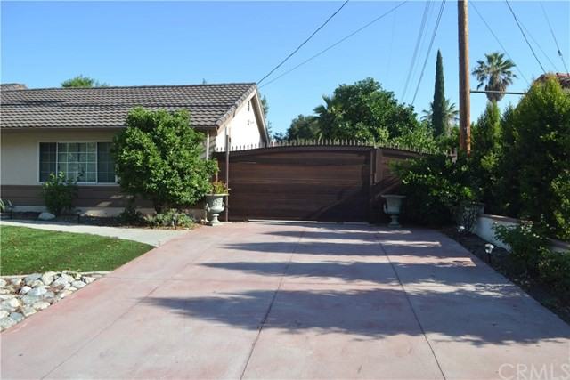 695 Delaware Drive - Photo 3 of 34