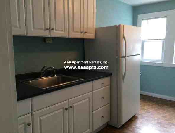 105 Upham St. 2ndFL - Photo 2 of 8