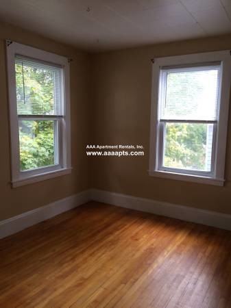 105 Upham St. 2ndFL - Photo 3 of 8