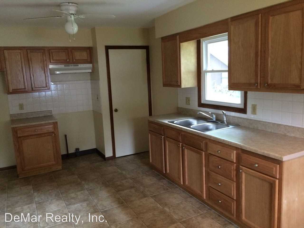 3262 Sheridan - Photo 3 of 6