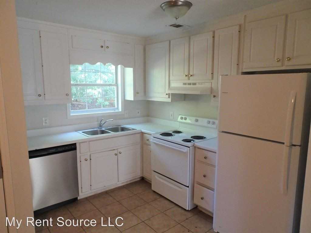 1701 - 1707 Hunting Creek Lane SE - Photo 3 of 9