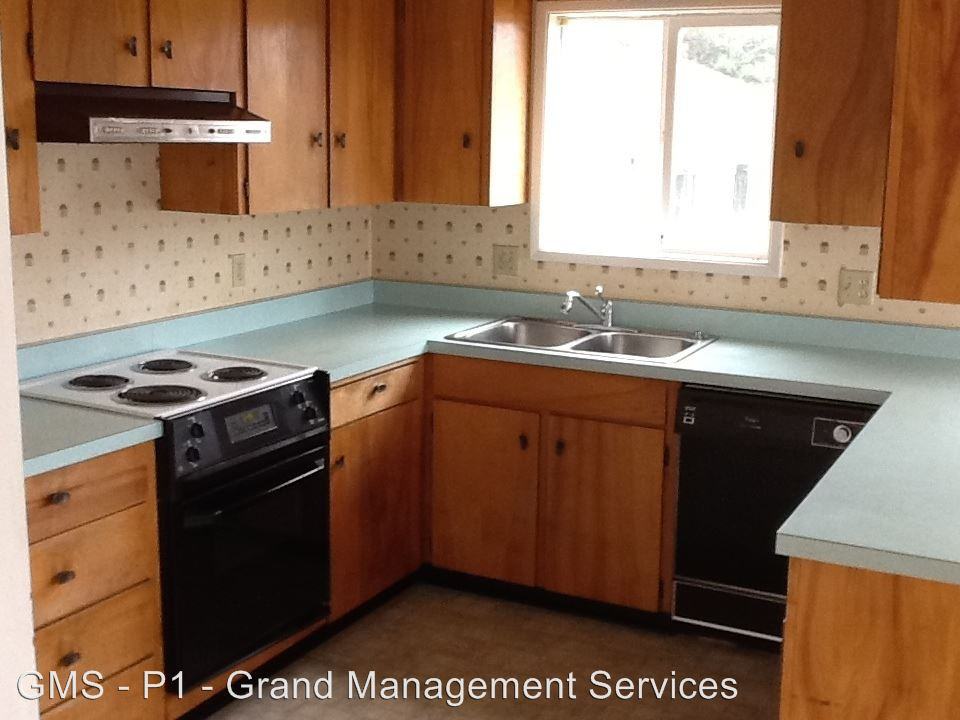 1340 Bayview - Photo 3 of 14