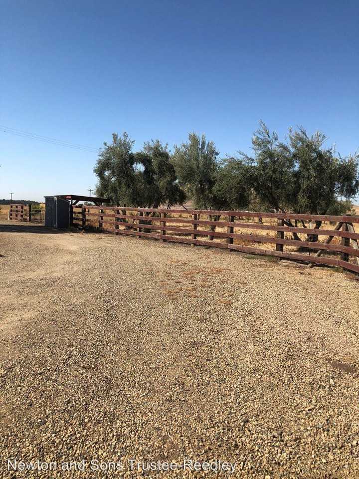 22479 E. Kings Canyon Road - Photo 2 of 19