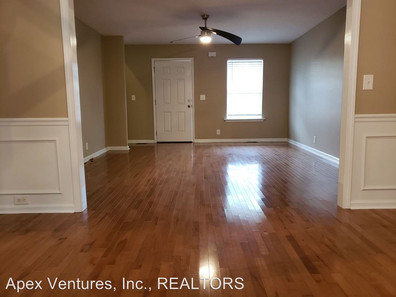 1524 Bridge Crest Dr - Photo 3 of 17