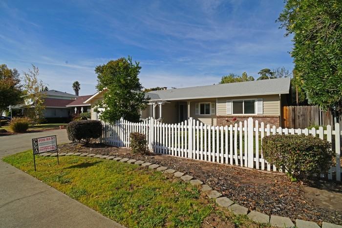 2547 El Burlon Circle - Photo 2 of 26