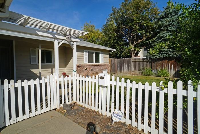 2547 El Burlon Circle - Photo 3 of 26