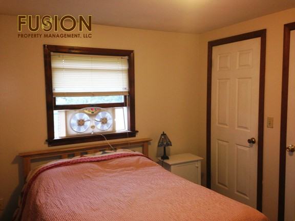 1775 W Lakeshore Dr - Photo 3 of 8