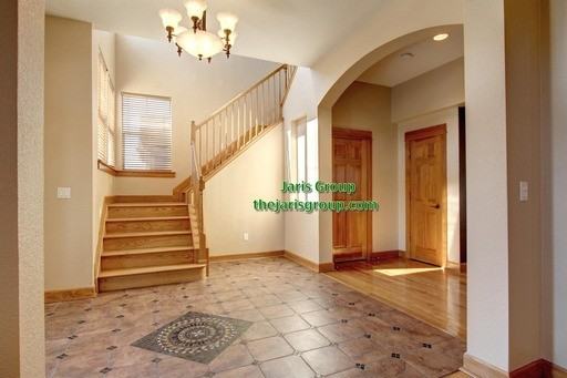 1801 Eastview Dr - Photo 3 of 37