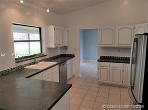 1453 Northwest 20th Street ##0 - Photo 3 of 9