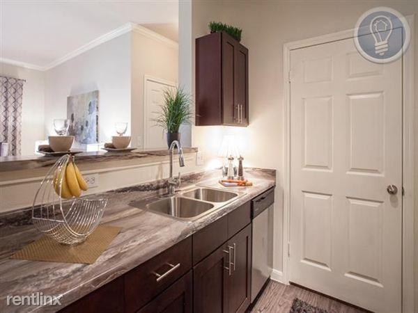 11066 Pecan Park Blvd - Photo 3 of 8