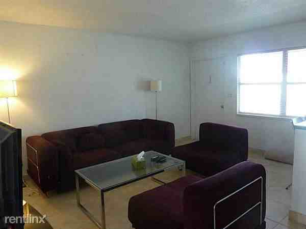 1425 Arthur St - Photo 3 of 10