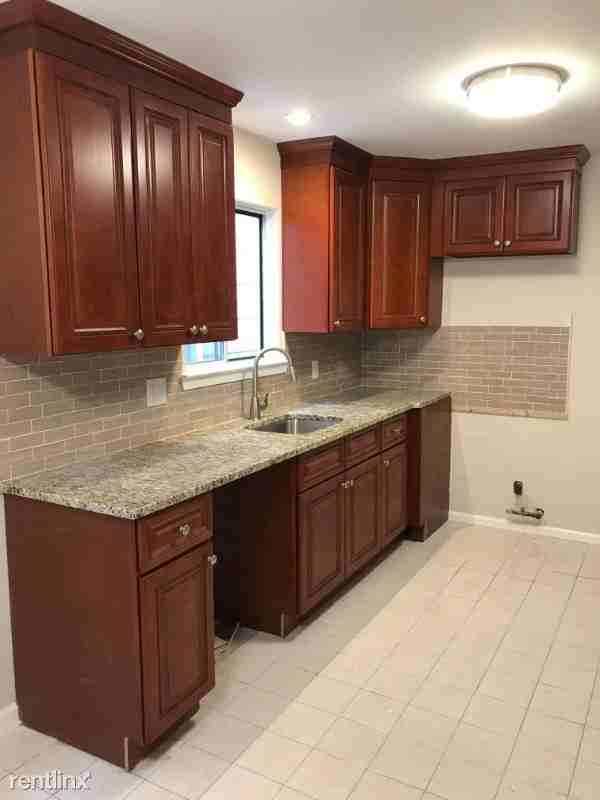 422 7th St - Photo 2 of 12