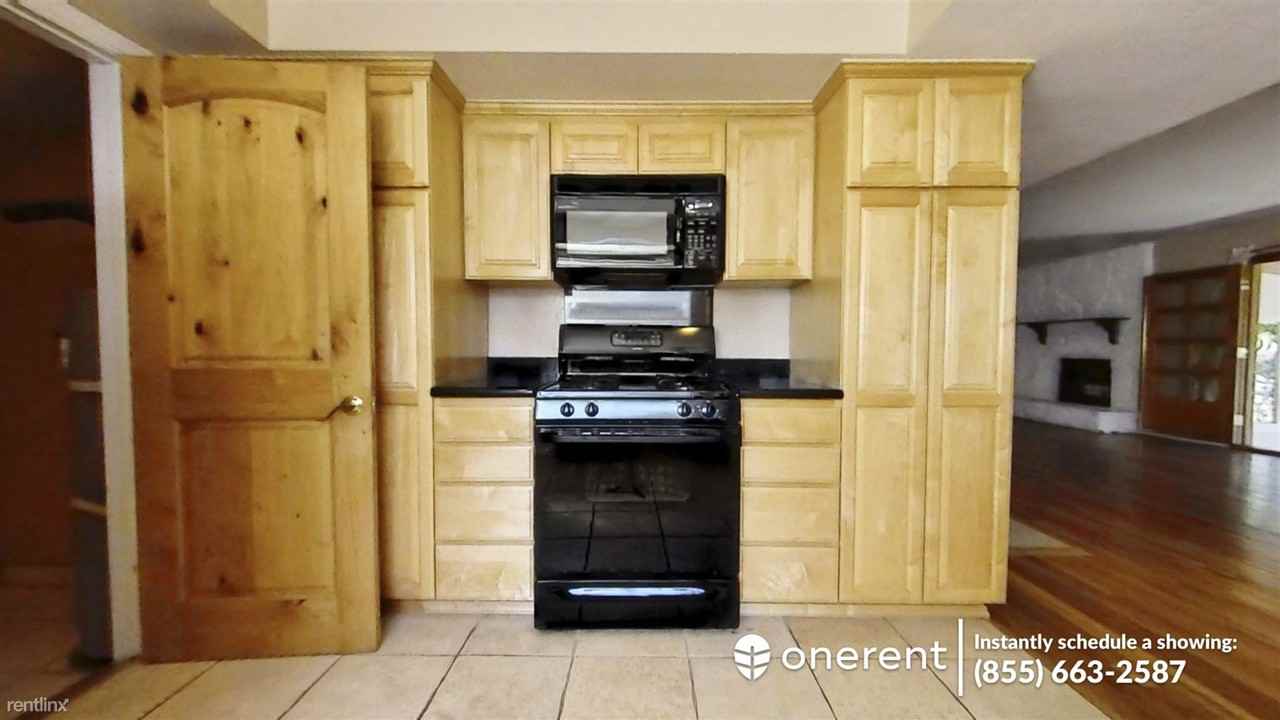 18500 Celtic St Porter Ranch - Photo 3 of 16