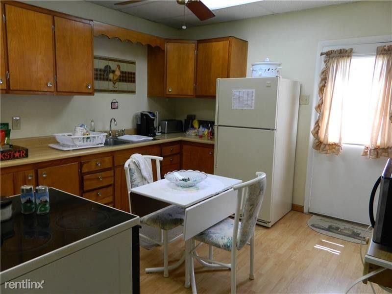 576 Park Way 1st Floor - Photo 2 of 6