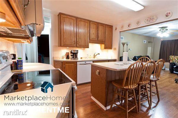 1750 Washington St - Photo 2 of 14