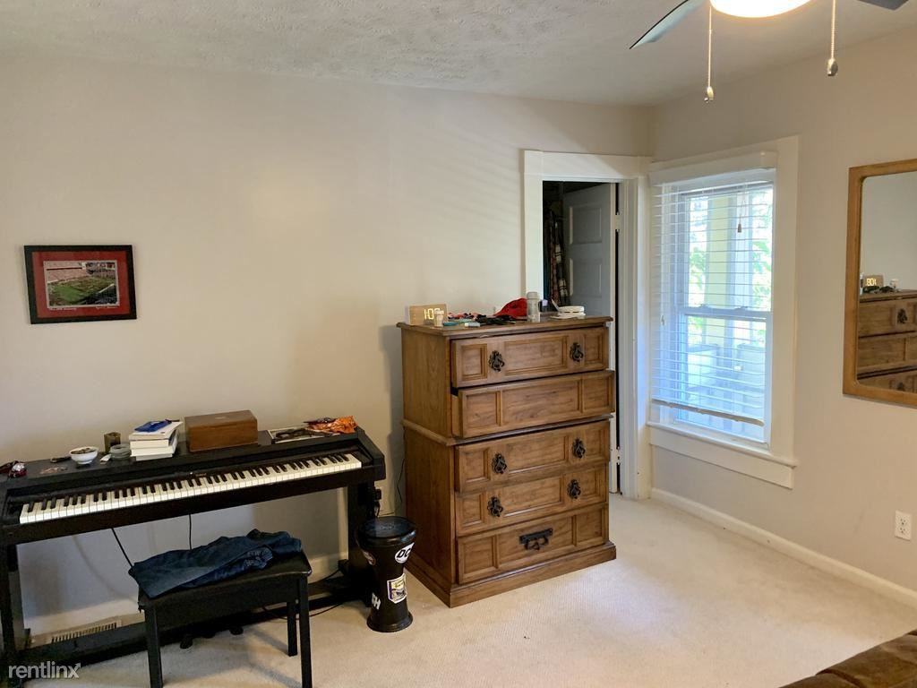 2562 W 10th St Up - Photo 2 of 9