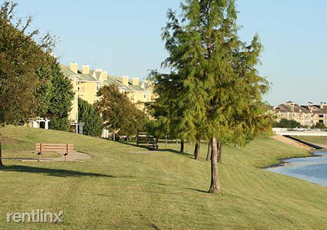 Las Colinas, Royal @ MacArthur - Photo 2 of 5