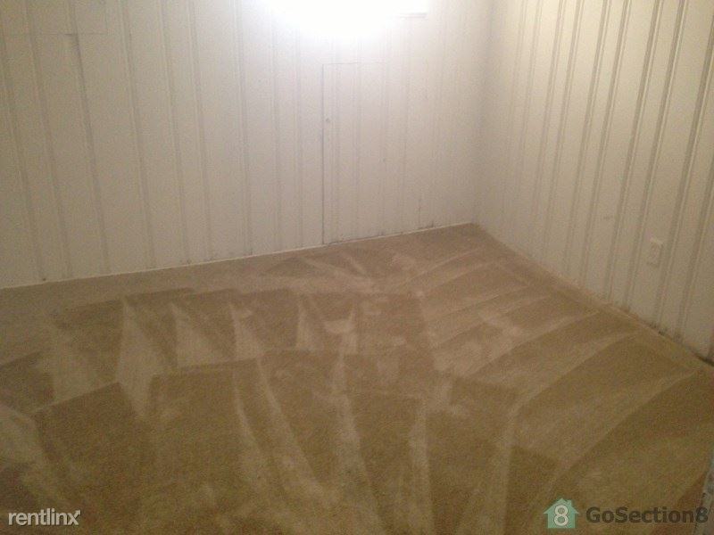 2542 Oswego Ave - Photo 2 of 6