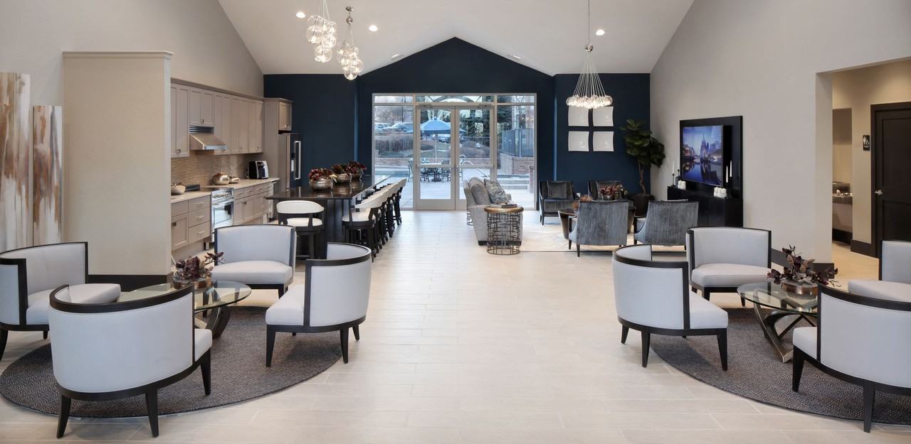 Carriage Place - Photo 3 of 29