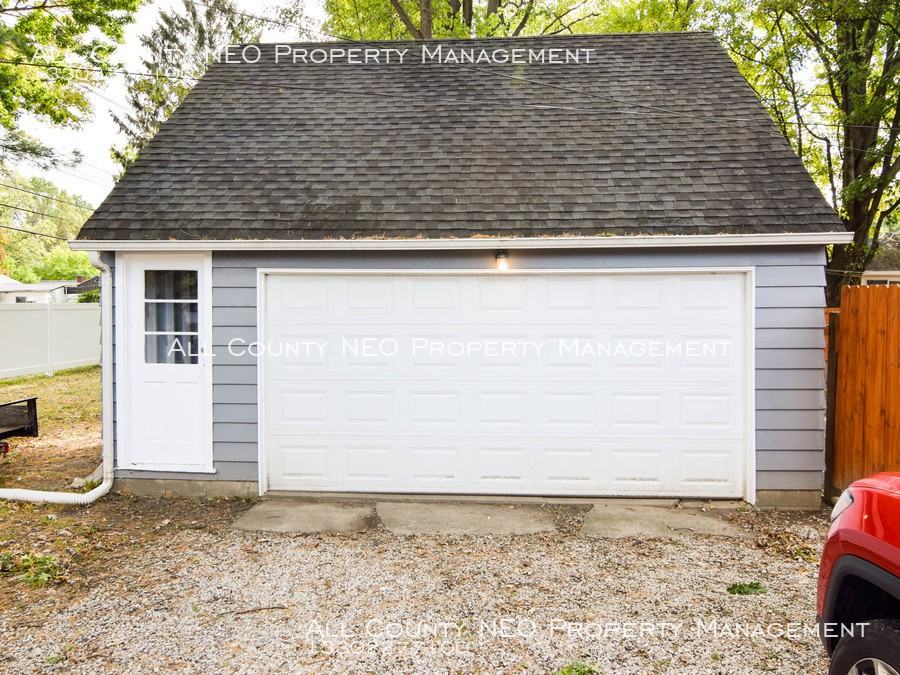 8205 Broadmoor Rd. - Photo 3 of 14