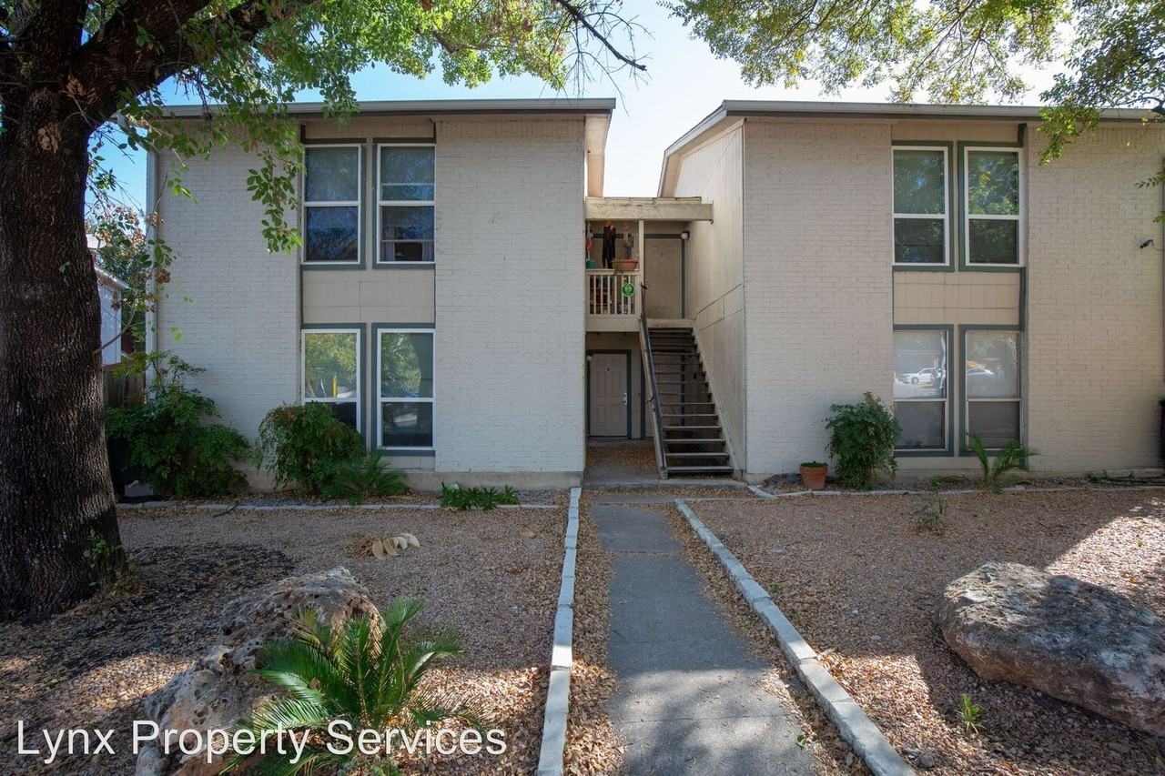 1220 Southport Drive - Photo 3 of 15