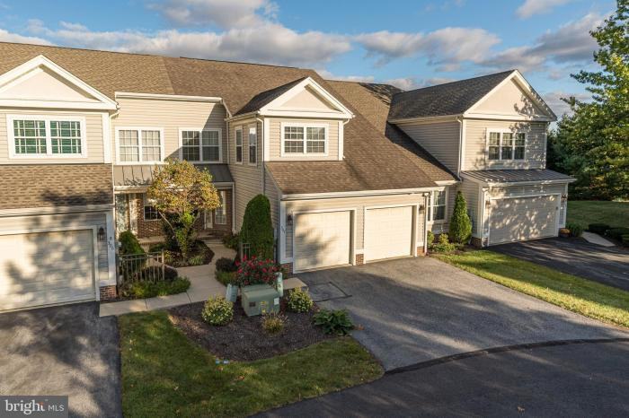 307 Oak Hill Lane - Photo 2 of 38