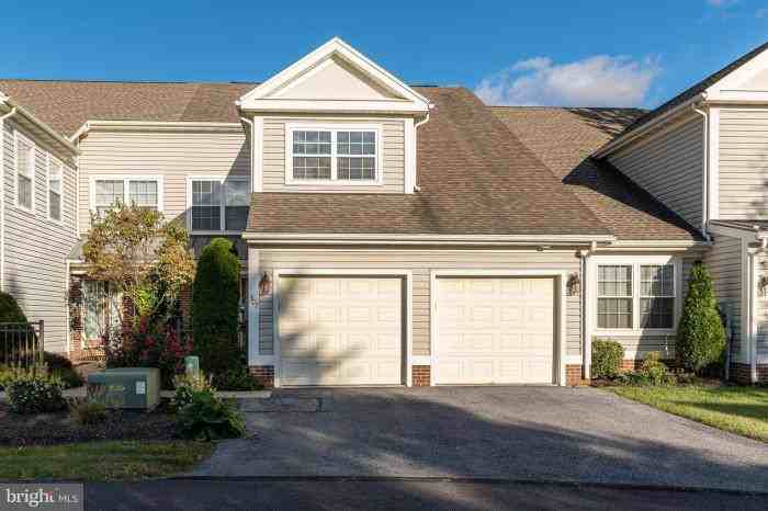 307 Oak Hill Lane - Photo 3 of 38