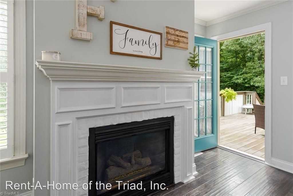 8404 Crichton Court - Photo 3 of 21