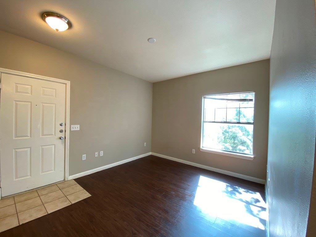 2320 Gracy Farms Ln - Photo 2 of 23